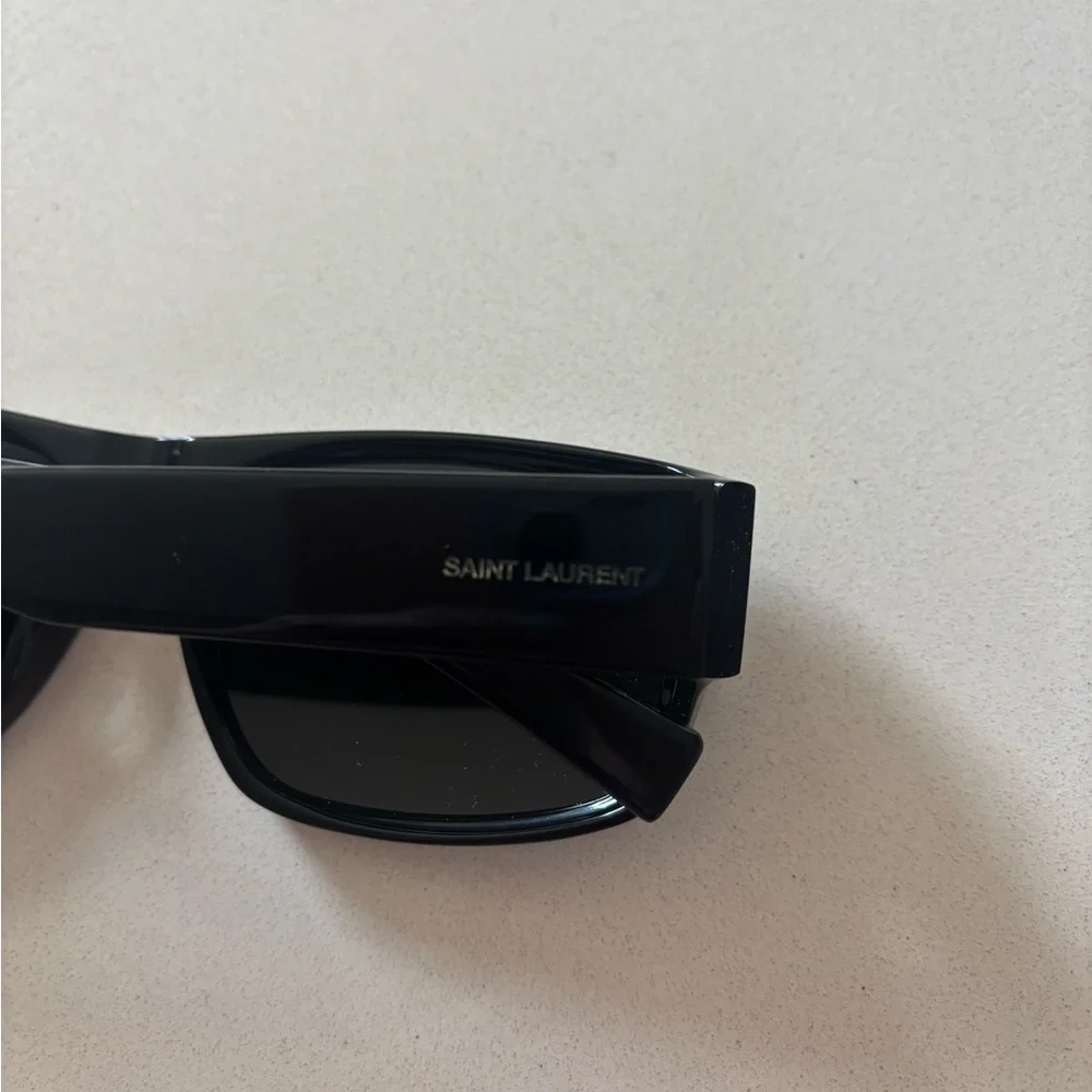 Saint Laurent Black Rectangular Sunglasses with Case - Unisex - scratch on lens